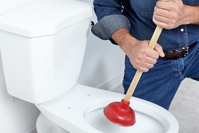 ラバーカップで直せるトイレ詰まりは？
